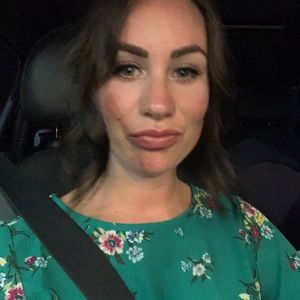 Meet your Posher, Lora